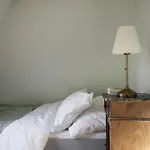 Reetdachhaus Nahe Der Ostsee Mit Sauna Und Garten Hébergement de vacances Manhagen