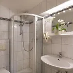 Reetdachhaus Nahe Der Ostsee Mit Sauna Und Garten Manhagen