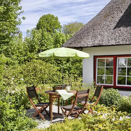 Reetdachhaus Nahe Der Ostsee Mit Sauna Und Garten Manhagen