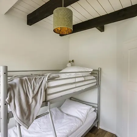 Reetdachhaus Nahe Der Ostsee Mit Sauna Und Garten Manhagen