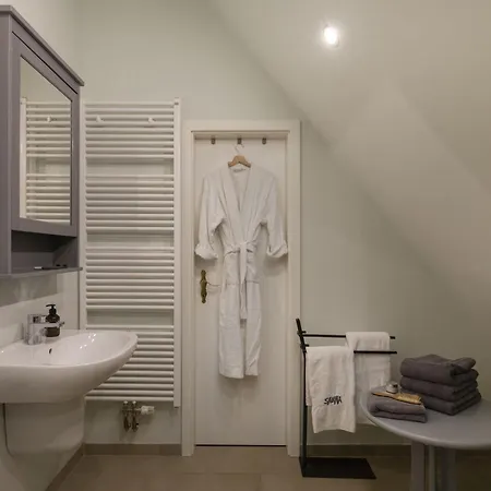 Reetdachhaus Nahe Der Ostsee Mit Sauna Und Garten Manhagen